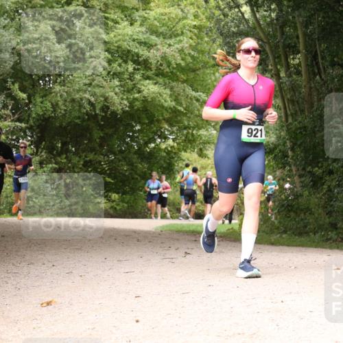 30.08.2026 - Elbe Triathlon Hamburg Antke Förster http://msf.ph/oto/10102463 30.08.2026 11:29:48 Laufen 1369, 921 meine-sportfotos.de