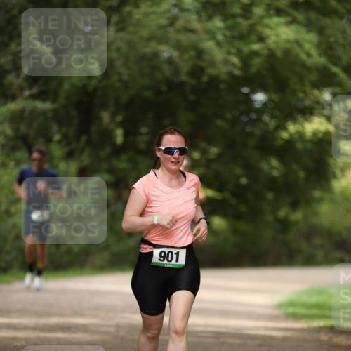 30.08.2026 - Elbe Triathlon Hamburg Antke Förster http://msf.ph/oto/10102474 30.08.2026 11:26:30 Laufen 901 meine-sportfotos.de