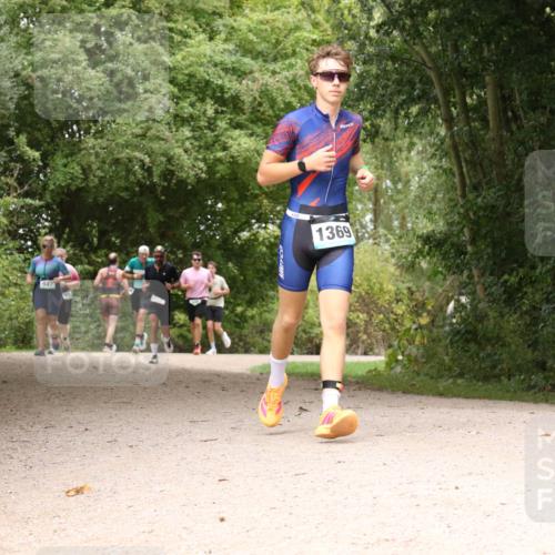 30.08.2026 - Elbe Triathlon Hamburg Antke Förster http://msf.ph/oto/10102477 30.08.2026 11:29:55 Laufen 947, 1369 meine-sportfotos.de