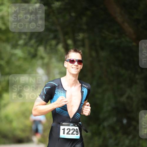 30.08.2026 - Elbe Triathlon Hamburg Antke Förster http://msf.ph/oto/10102502 30.08.2026 11:26:49 Laufen 1229 meine-sportfotos.de