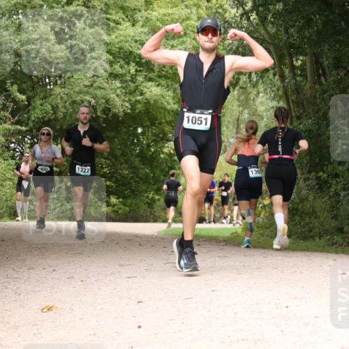 30.08.2026 - Elbe Triathlon Hamburg Antke Förster http://msf.ph/oto/10102509 30.08.2026 11:30:18 Laufen 300, 1222, 1051, 139 meine-sportfotos.de