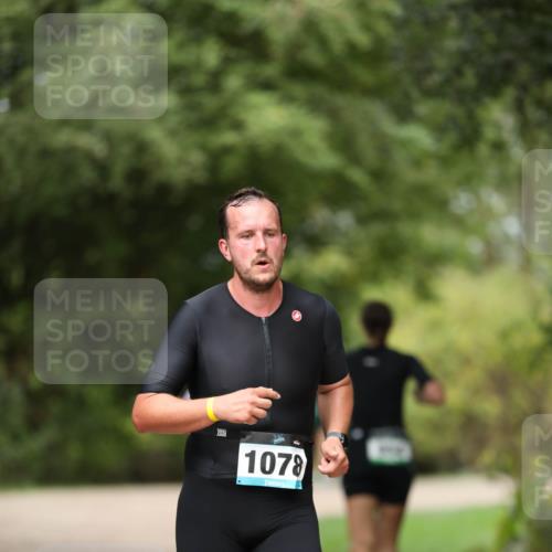 30.08.2026 - Elbe Triathlon Hamburg Antke Förster http://msf.ph/oto/10102540 30.08.2026 11:27:11 Laufen 1078 meine-sportfotos.de