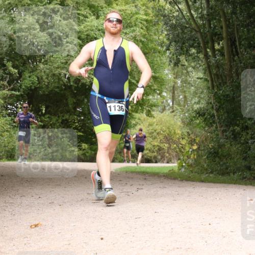 30.08.2026 - Elbe Triathlon Hamburg Antke Förster http://msf.ph/oto/10102541 30.08.2026 11:30:40 Laufen 1159, 1136 meine-sportfotos.de