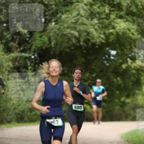 30.08.2026 - Elbe Triathlon Hamburg Antke Förster http://msf.ph/oto/10102550 30.08.2026 11:27:25 Laufen 62, 880 meine-sportfotos.de