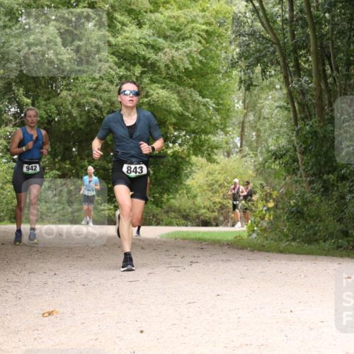 30.08.2026 - Elbe Triathlon Hamburg Antke Förster http://msf.ph/oto/10102551 30.08.2026 11:30:53 Laufen 942, 843 meine-sportfotos.de