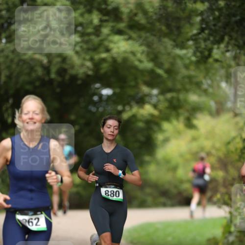 30.08.2026 - Elbe Triathlon Hamburg Antke Förster http://msf.ph/oto/10102552 30.08.2026 11:27:25 Laufen 62, 880 meine-sportfotos.de