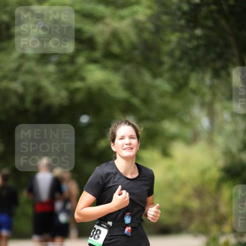 30.08.2026 - Elbe Triathlon Hamburg Antke Förster http://msf.ph/oto/10102592 30.08.2026 11:27:46 Laufen 38 meine-sportfotos.de