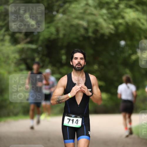 30.08.2026 - Elbe Triathlon Hamburg Antke Förster http://msf.ph/oto/10102610 30.08.2026 11:27:59 Laufen 714 meine-sportfotos.de