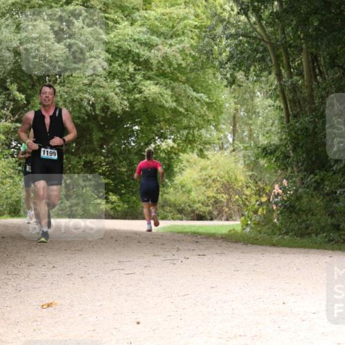 30.08.2026 - Elbe Triathlon Hamburg Antke Förster http://msf.ph/oto/10102613 30.08.2026 11:31:34 Laufen 1199 meine-sportfotos.de