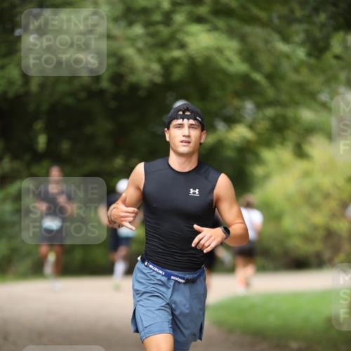 30.08.2026 - Elbe Triathlon Hamburg Antke Förster http://msf.ph/oto/10102624 30.08.2026 11:28:04 Laufen 1 meine-sportfotos.de
