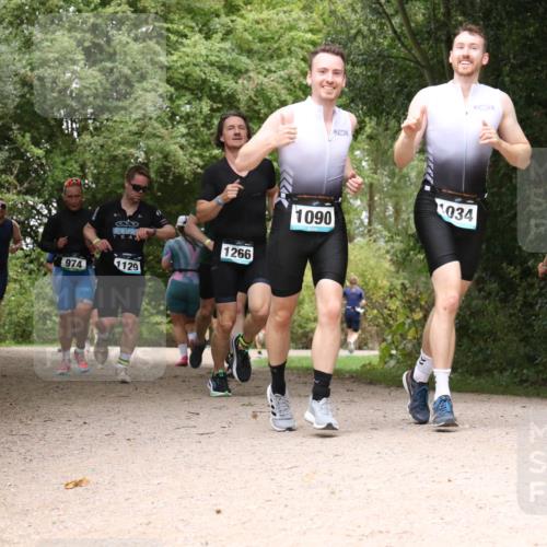 30.08.2026 - Elbe Triathlon Hamburg Antke Förster http://msf.ph/oto/10102661 30.08.2026 11:32:23 Laufen 974, 1129, 1137, 1266, 1090, 034 meine-sportfotos.de