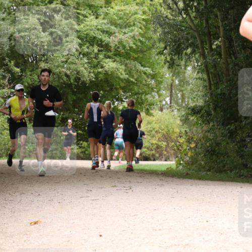 30.08.2026 - Elbe Triathlon Hamburg Antke Förster http://msf.ph/oto/10102685 30.08.2026 11:32:32 Laufen 1137 meine-sportfotos.de