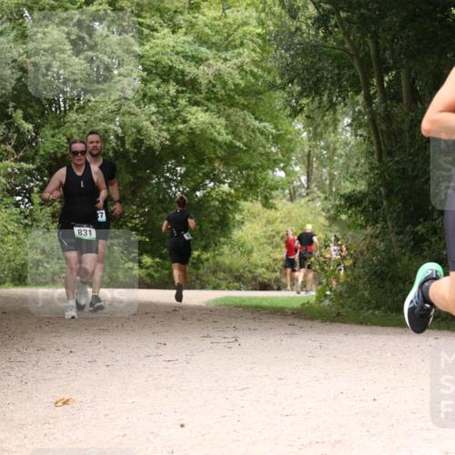 30.08.2026 - Elbe Triathlon Hamburg Antke Förster http://msf.ph/oto/10102693 30.08.2026 11:32:53 Laufen 831, 1213 meine-sportfotos.de
