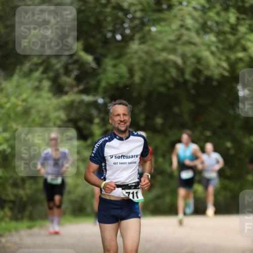 30.08.2026 - Elbe Triathlon Hamburg Antke Förster http://msf.ph/oto/10102696 30.08.2026 11:29:05 Laufen 711 meine-sportfotos.de