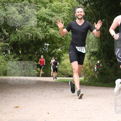 30.08.2026 - Elbe Triathlon Hamburg Antke Förster http://msf.ph/oto/10102701 30.08.2026 11:32:57 Laufen 1237, 831 meine-sportfotos.de
