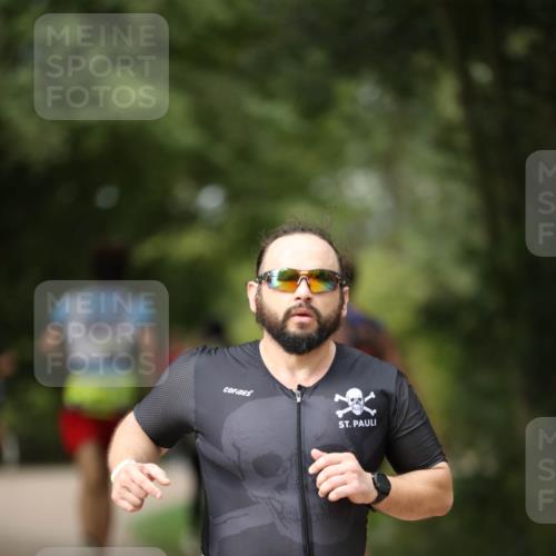 30.08.2026 - Elbe Triathlon Hamburg Antke Förster http://msf.ph/oto/10102748 30.08.2026 11:29:31 Laufen 662 meine-sportfotos.de
