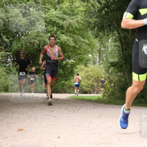 30.08.2026 - Elbe Triathlon Hamburg Antke Förster http://msf.ph/oto/10102785 30.08.2026 11:34:24 Laufen 796, 879, 1246 meine-sportfotos.de