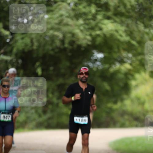 30.08.2026 - Elbe Triathlon Hamburg Antke Förster http://msf.ph/oto/10102794 30.08.2026 11:30:01 Laufen 947, 1189 meine-sportfotos.de