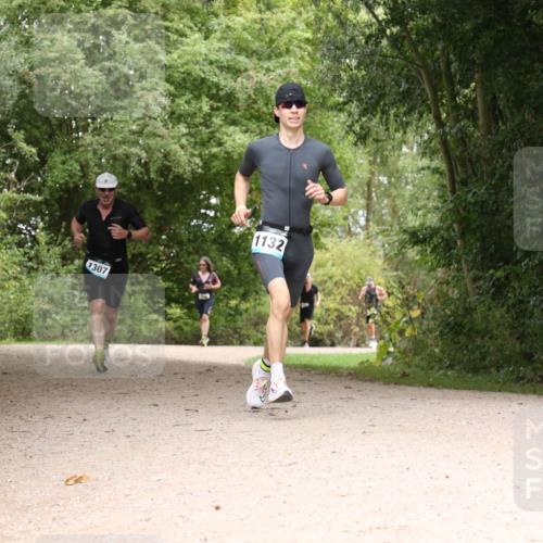 30.08.2026 - Elbe Triathlon Hamburg Antke Förster http://msf.ph/oto/10102809 30.08.2026 11:34:39 Laufen 1307, 1132 meine-sportfotos.de