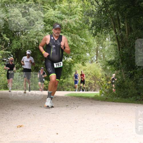 30.08.2026 - Elbe Triathlon Hamburg Antke Förster http://msf.ph/oto/10102839 30.08.2026 11:34:57 Laufen 824, 2, 0, 757 meine-sportfotos.de