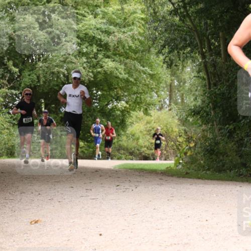 30.08.2026 - Elbe Triathlon Hamburg Antke Förster http://msf.ph/oto/10102845 30.08.2026 11:34:59 Laufen 824, 2, 757, 88 meine-sportfotos.de