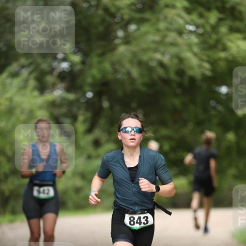 30.08.2026 - Elbe Triathlon Hamburg Antke Förster http://msf.ph/oto/10102860 30.08.2026 11:30:54 Laufen 42, 843 meine-sportfotos.de
