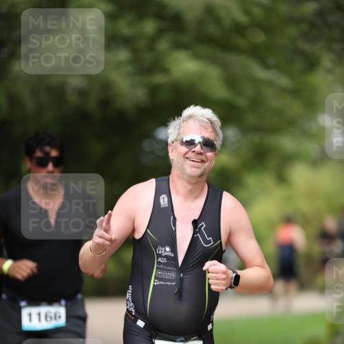 30.08.2026 - Elbe Triathlon Hamburg Antke Förster http://msf.ph/oto/10102876 30.08.2026 11:31:11 Laufen 1166, 680 meine-sportfotos.de