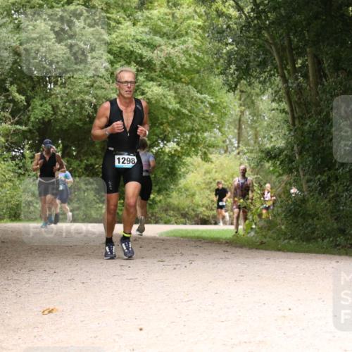 30.08.2026 - Elbe Triathlon Hamburg Antke Förster http://msf.ph/oto/10102893 30.08.2026 11:35:37 Laufen 1298 meine-sportfotos.de