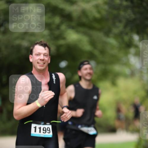 30.08.2026 - Elbe Triathlon Hamburg Antke Förster http://msf.ph/oto/10102926 30.08.2026 11:31:37 Laufen 1199 meine-sportfotos.de