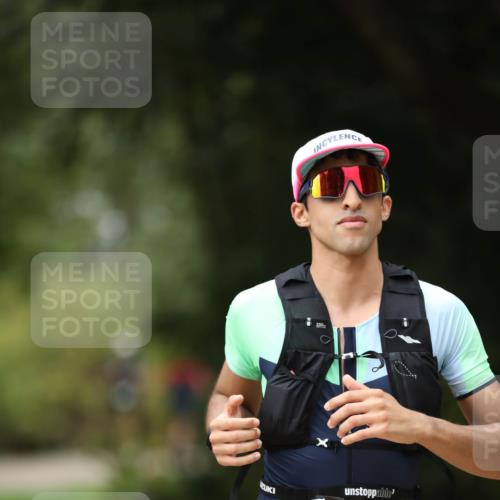 30.08.2026 - Elbe Triathlon Hamburg Antke Förster http://msf.ph/oto/10102938 30.08.2026 11:31:43 Laufen 250, 570 meine-sportfotos.de
