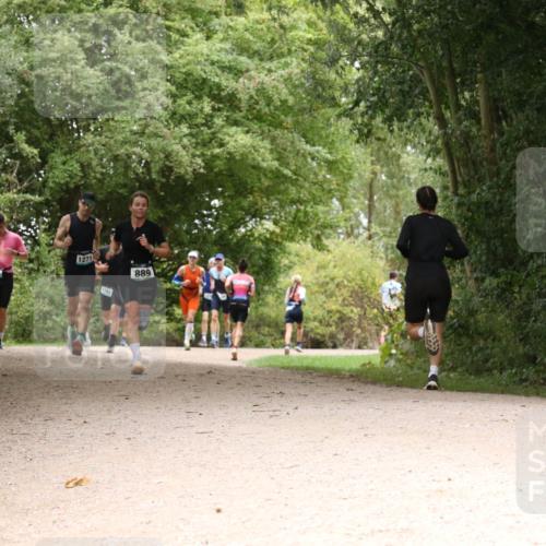 30.08.2026 - Elbe Triathlon Hamburg Antke Förster http://msf.ph/oto/10102941 30.08.2026 11:36:04 Laufen 1064, 1271, 1162, 889 meine-sportfotos.de