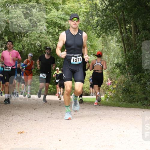 30.08.2026 - Elbe Triathlon Hamburg Antke Förster http://msf.ph/oto/10102951 30.08.2026 11:36:09 Laufen 1064, 1162, 1271 meine-sportfotos.de