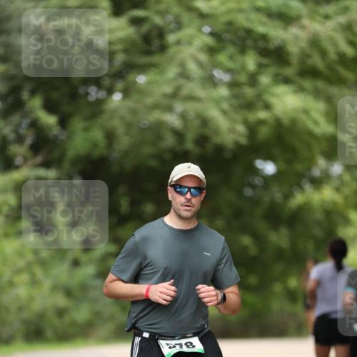 30.08.2026 - Elbe Triathlon Hamburg Antke Förster http://msf.ph/oto/10102952 30.08.2026 11:32:02 Laufen 822 meine-sportfotos.de