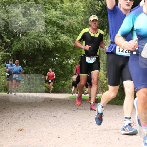 30.08.2026 - Elbe Triathlon Hamburg Antke Förster http://msf.ph/oto/10102971 30.08.2026 11:36:18 Laufen 867, 1300, 1220 meine-sportfotos.de