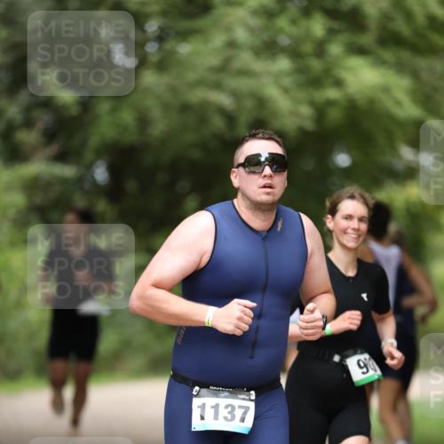 30.08.2026 - Elbe Triathlon Hamburg Antke Förster http://msf.ph/oto/10102988 30.08.2026 11:32:31 Laufen 90, 1137 meine-sportfotos.de