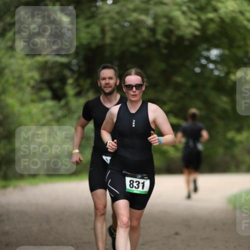 30.08.2026 - Elbe Triathlon Hamburg Antke Förster http://msf.ph/oto/10103002 30.08.2026 11:32:55 Laufen 831, 2 meine-sportfotos.de
