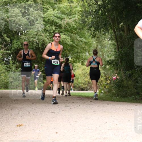 30.08.2026 - Elbe Triathlon Hamburg Antke Förster http://msf.ph/oto/10103055 30.08.2026 11:37:17 Laufen 802, 1247, 926 meine-sportfotos.de