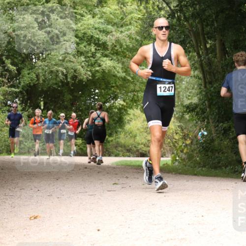 30.08.2026 - Elbe Triathlon Hamburg Antke Förster http://msf.ph/oto/10103061 30.08.2026 11:37:20 Laufen 1247 meine-sportfotos.de