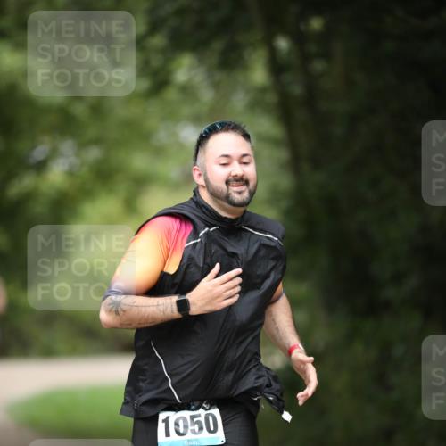 30.08.2026 - Elbe Triathlon Hamburg Antke Förster http://msf.ph/oto/10103082 30.08.2026 11:34:21 Laufen 1050 meine-sportfotos.de