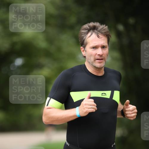 30.08.2026 - Elbe Triathlon Hamburg Antke Förster http://msf.ph/oto/10103088 30.08.2026 11:34:24 Laufen 1246, 817 meine-sportfotos.de