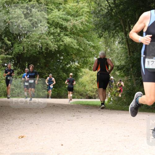 30.08.2026 - Elbe Triathlon Hamburg Antke Förster http://msf.ph/oto/10103093 30.08.2026 11:37:41 Laufen 896, 679, 1371, 1277 meine-sportfotos.de