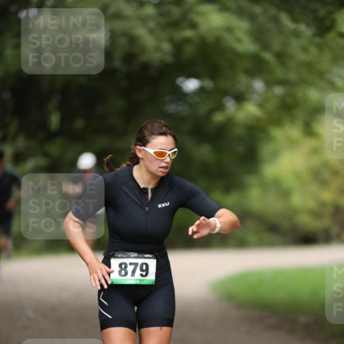 30.08.2026 - Elbe Triathlon Hamburg Antke Förster http://msf.ph/oto/10103104 30.08.2026 11:34:32 Laufen 879, 2 meine-sportfotos.de