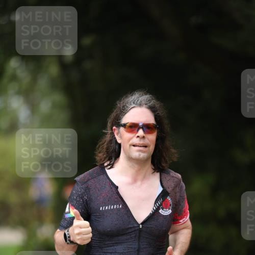 30.08.2026 - Elbe Triathlon Hamburg Antke Förster http://msf.ph/oto/10103138 30.08.2026 11:34:54 Laufen 696, 1910 meine-sportfotos.de