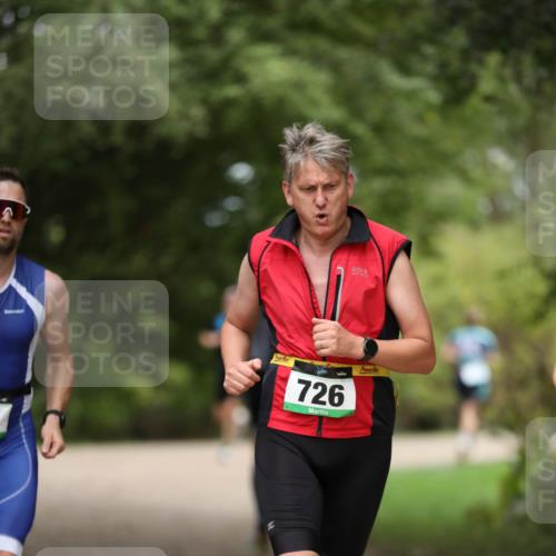 30.08.2026 - Elbe Triathlon Hamburg Antke Förster http://msf.ph/oto/10103172 30.08.2026 11:35:12 Laufen 726 meine-sportfotos.de