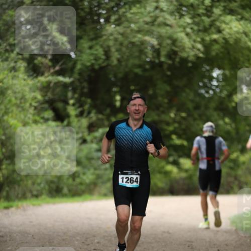 30.08.2026 - Elbe Triathlon Hamburg Antke Förster http://msf.ph/oto/10103180 30.08.2026 11:35:21 Laufen 1264 meine-sportfotos.de