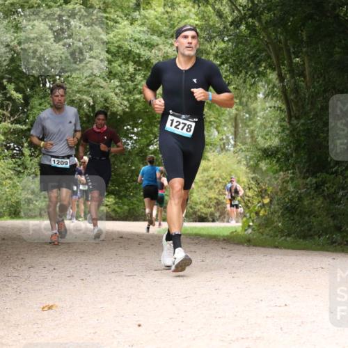 30.08.2026 - Elbe Triathlon Hamburg Antke Förster http://msf.ph/oto/10103187 30.08.2026 11:38:56 Laufen 1209, 1278 meine-sportfotos.de