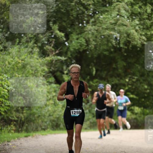 30.08.2026 - Elbe Triathlon Hamburg Antke Förster http://msf.ph/oto/10103192 30.08.2026 11:35:37 Laufen 1298 meine-sportfotos.de