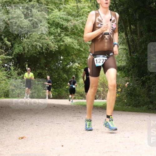 30.08.2026 - Elbe Triathlon Hamburg Antke Förster http://msf.ph/oto/10103219 30.08.2026 11:39:18 Laufen 1272 meine-sportfotos.de