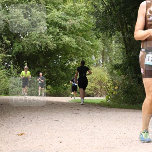 30.08.2026 - Elbe Triathlon Hamburg Antke Förster http://msf.ph/oto/10103221 30.08.2026 11:39:18 Laufen 1272 meine-sportfotos.de