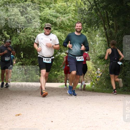 30.08.2026 - Elbe Triathlon Hamburg Antke Förster http://msf.ph/oto/10103253 30.08.2026 11:39:54 Laufen 1117, 1195, 1142, 817, 3 meine-sportfotos.de